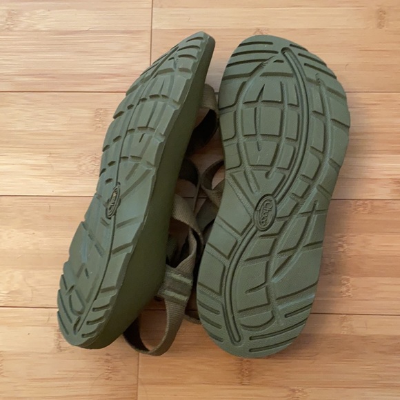 Chaco Women’s Classic Sandal in military green sz8 - Picture 2 of 4